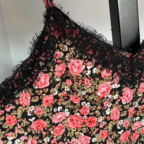 Flirty Tank - Picture 4 of 6